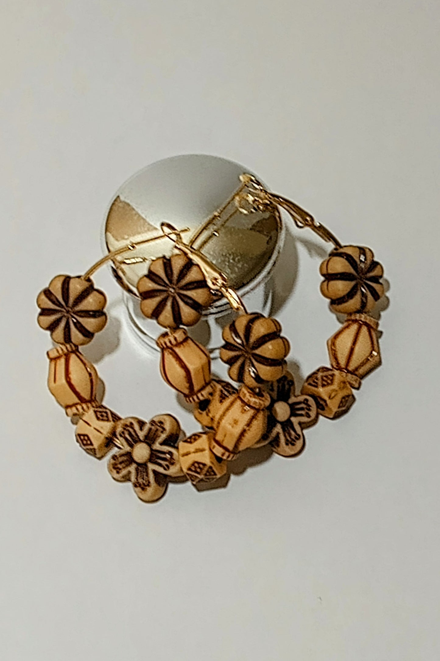 Wood-Like Small Floral Beads